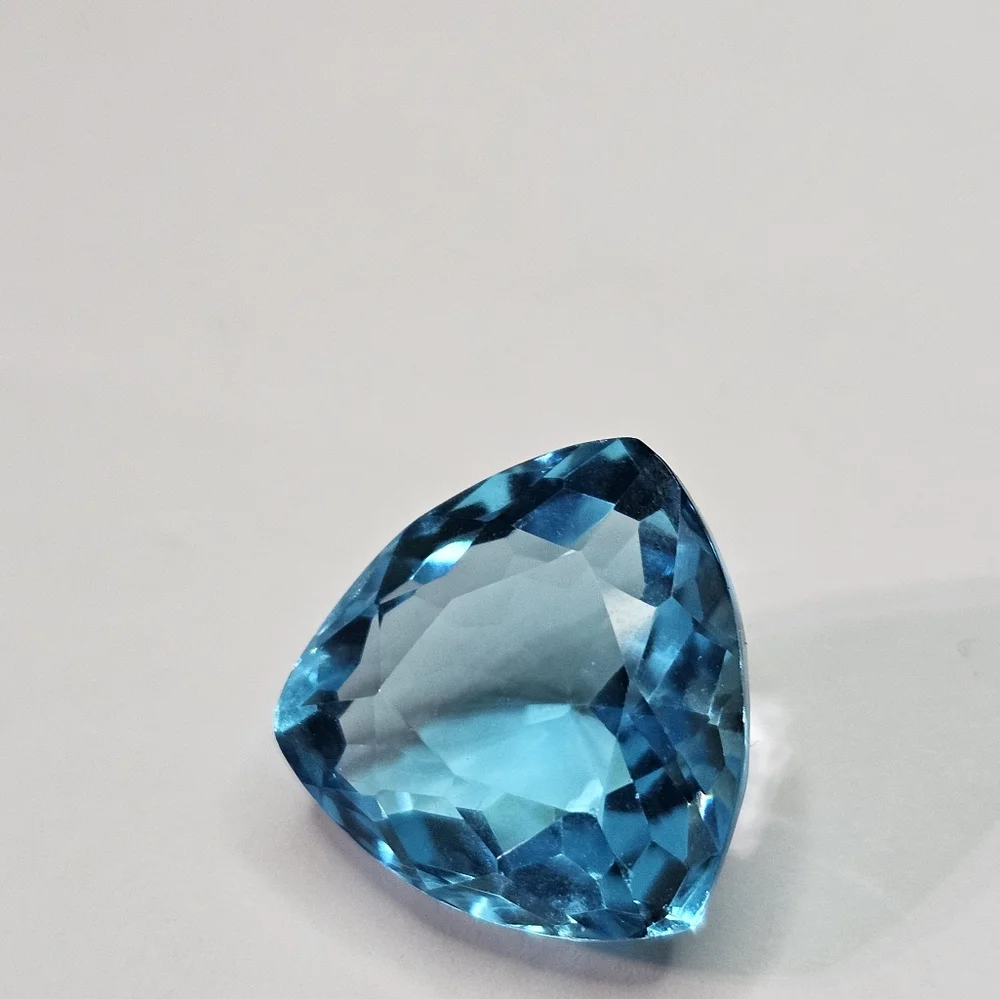 Lovely Certified Swiss Blue Topaz 💙 Gemstone 13.5 Carats! - Picture 1 of 6